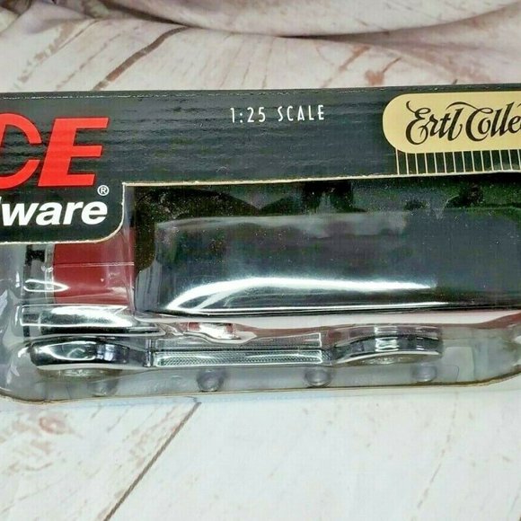 Vintage 2000 Ace Hardware 1927 Graham Delivery ERTL Collection 1:25 Scale Truck - Picture 5 of 12